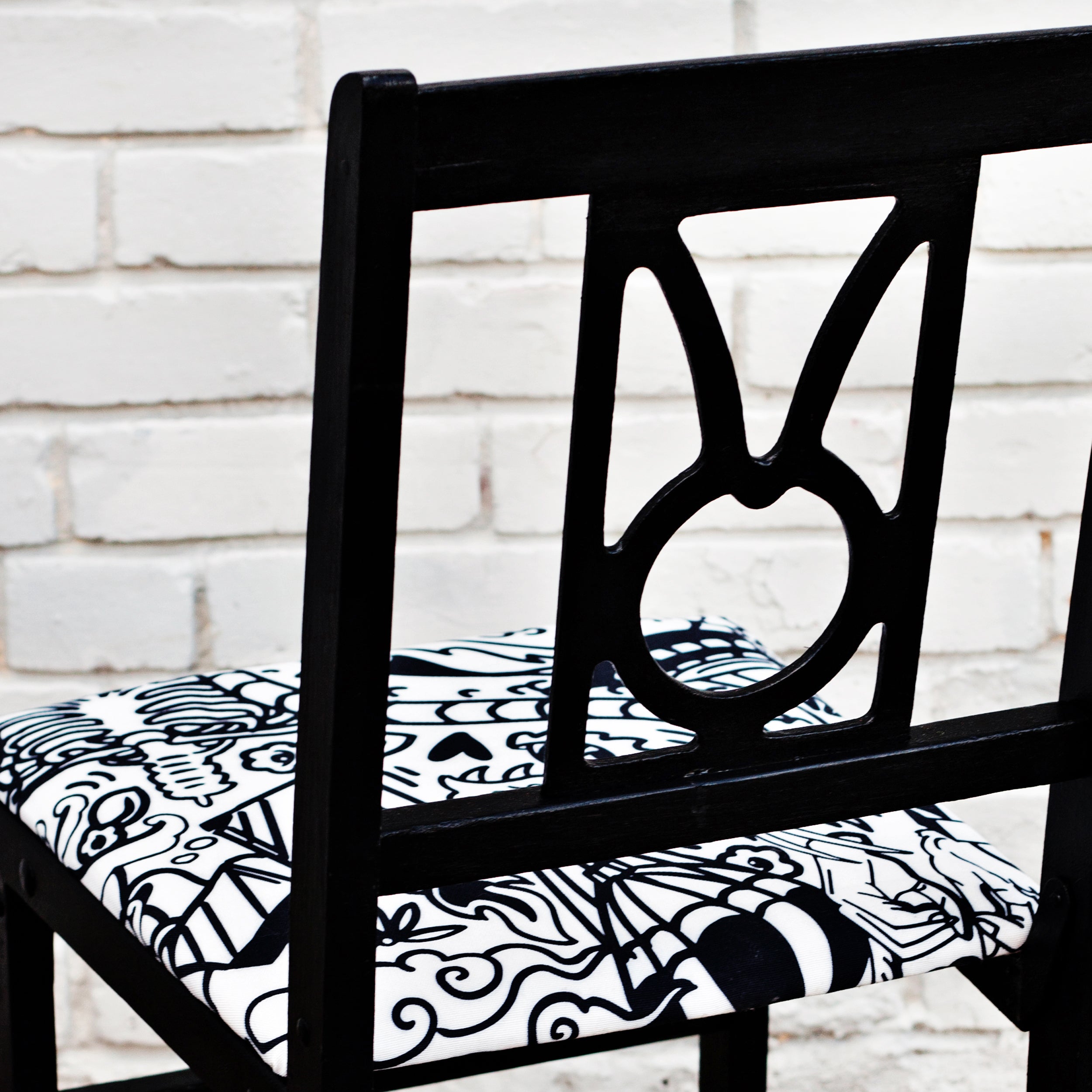 Wood Vintage Folding Chairs: (Set of 2)