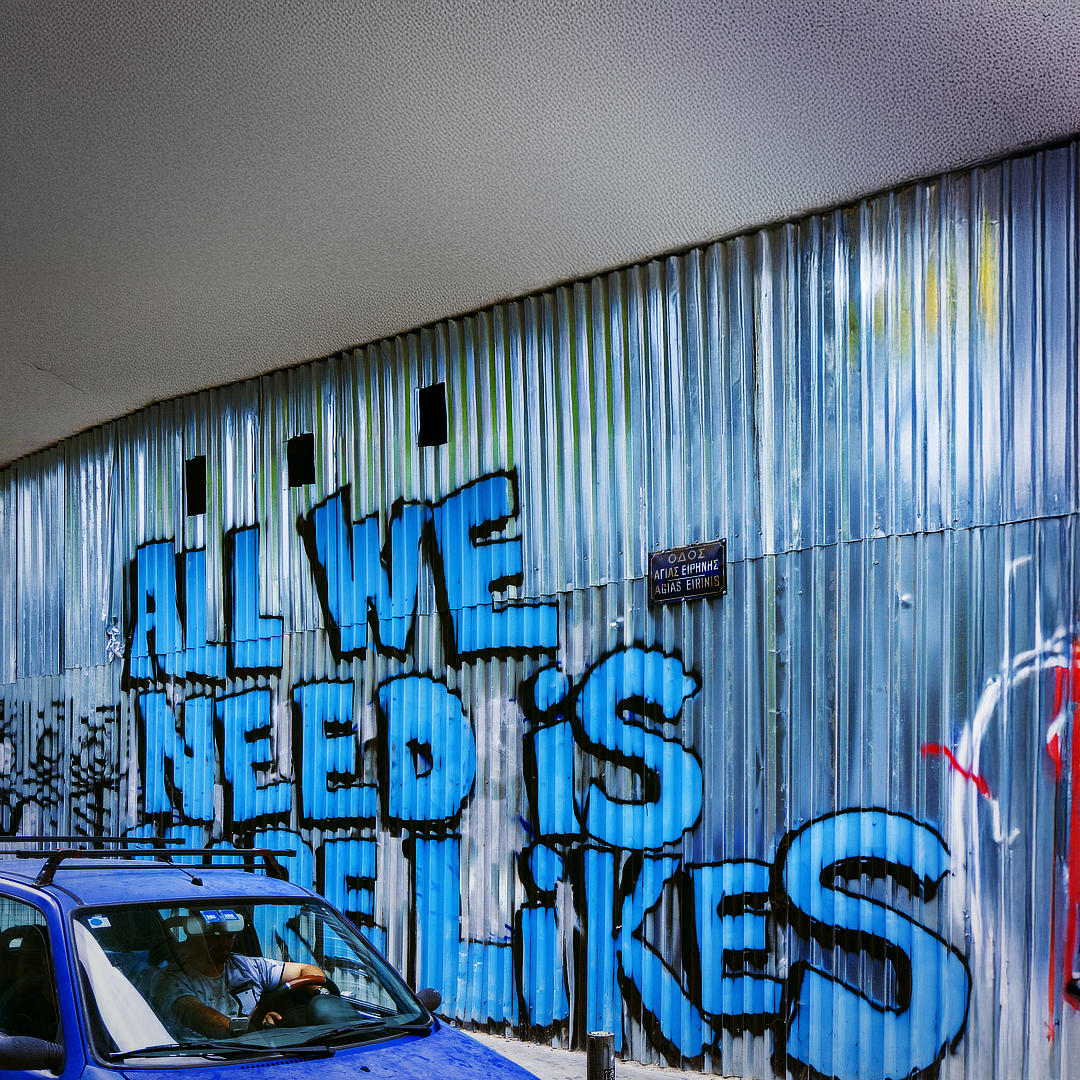 Post Less, Sell More: Social Media for Makers