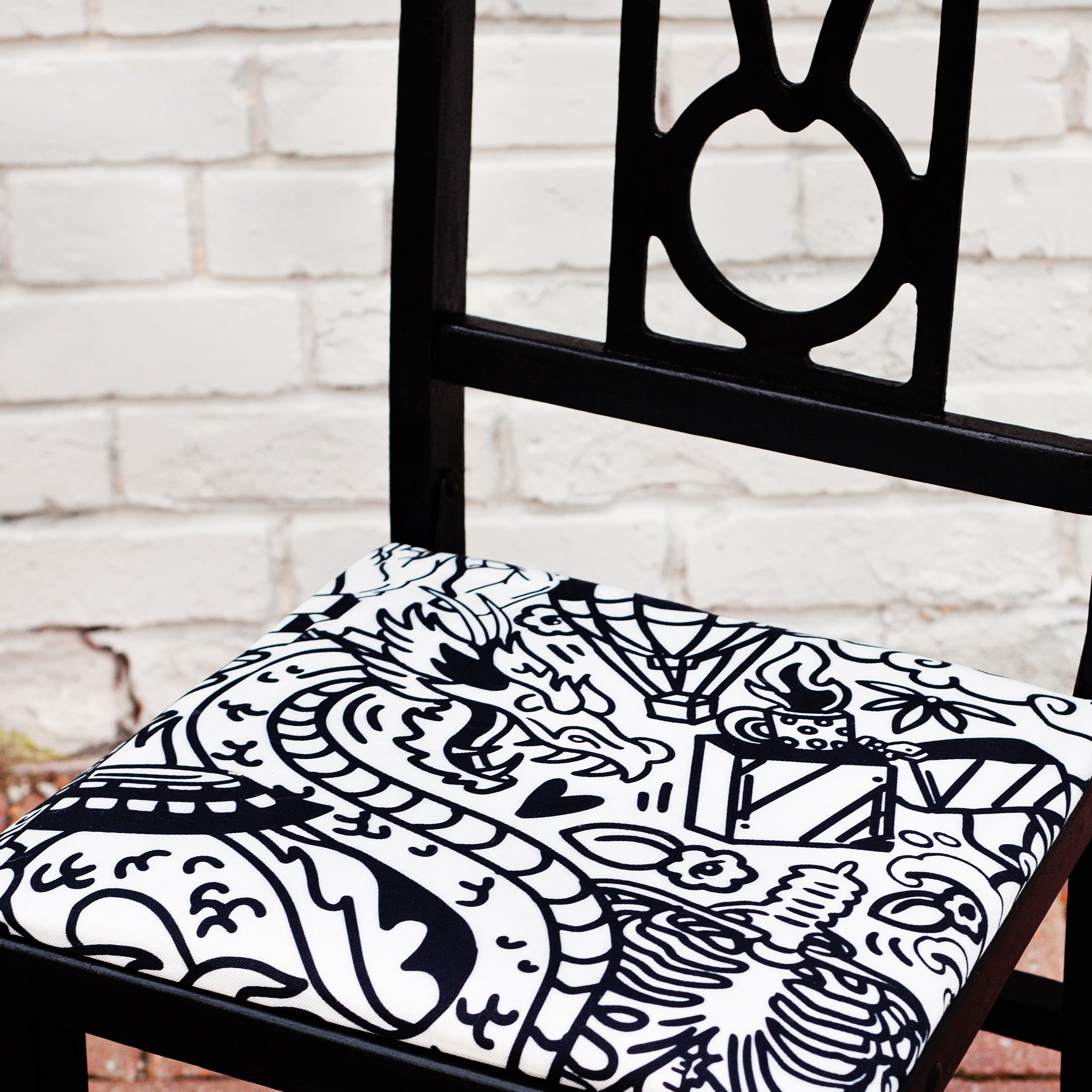 Wood Vintage Folding Chairs: (Set of 2)